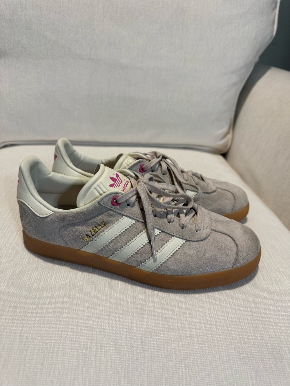 Adidas Gazelle Women's Valentine’s Day 7.5 - Picture 2 of 7